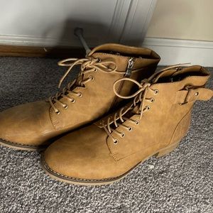 Xappeal women’s size 9.5 brown boots